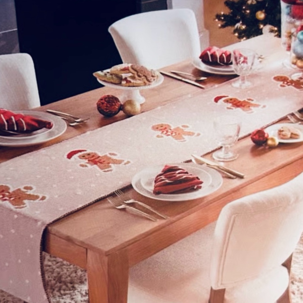 CUPCAKES & CASHMERE NEW gingerbread Christmas sweater knit table runner -15x70
